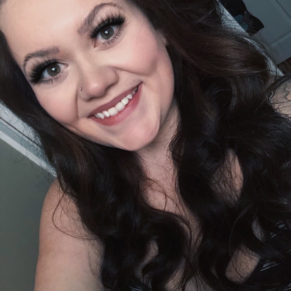 Meet your Posher, Kayla